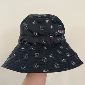 GANNI Seasonal Recycled Tech Fabric Bucket Hat - Phantom